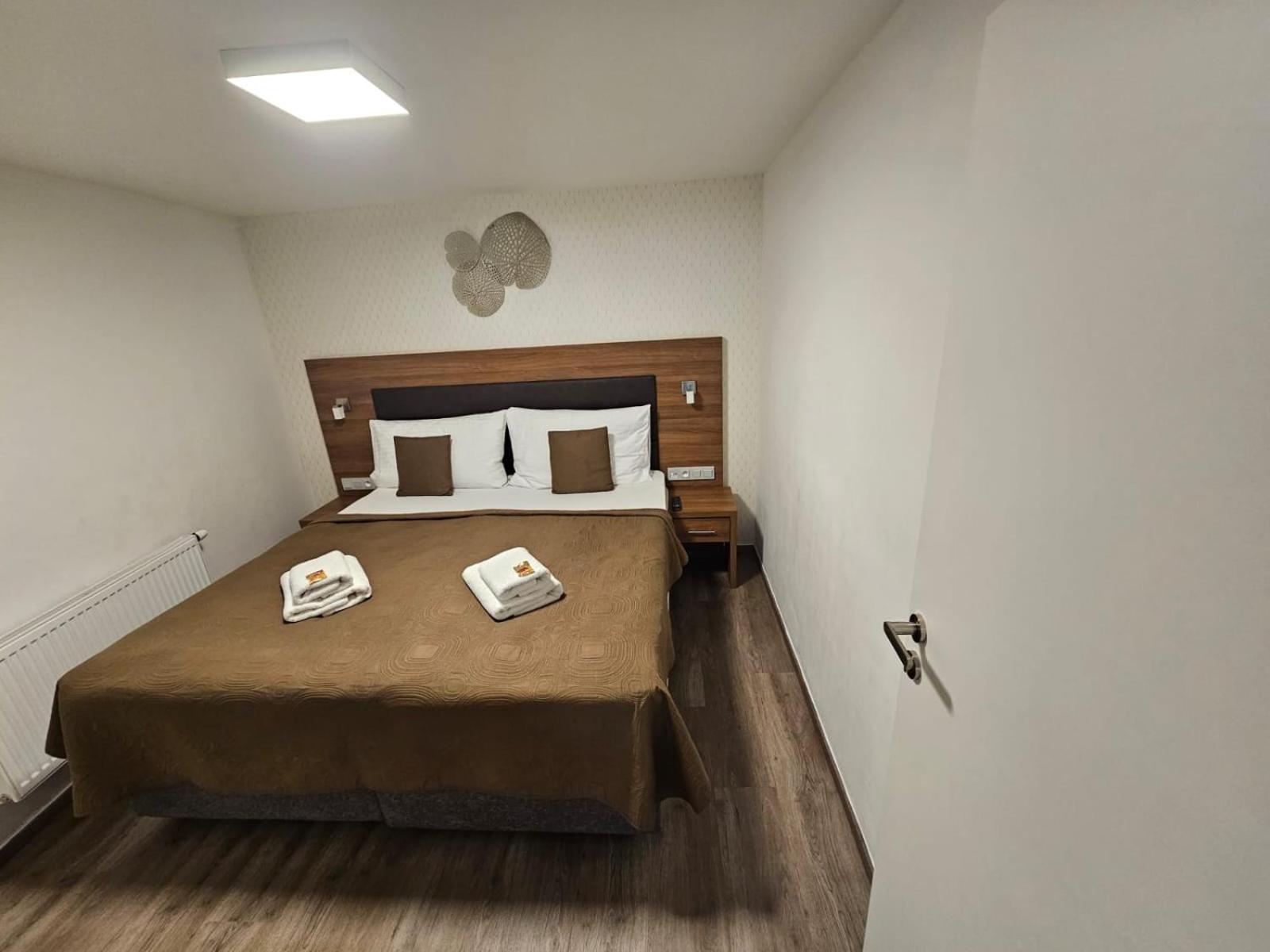 Standard Family Room,1756473267:JPEG