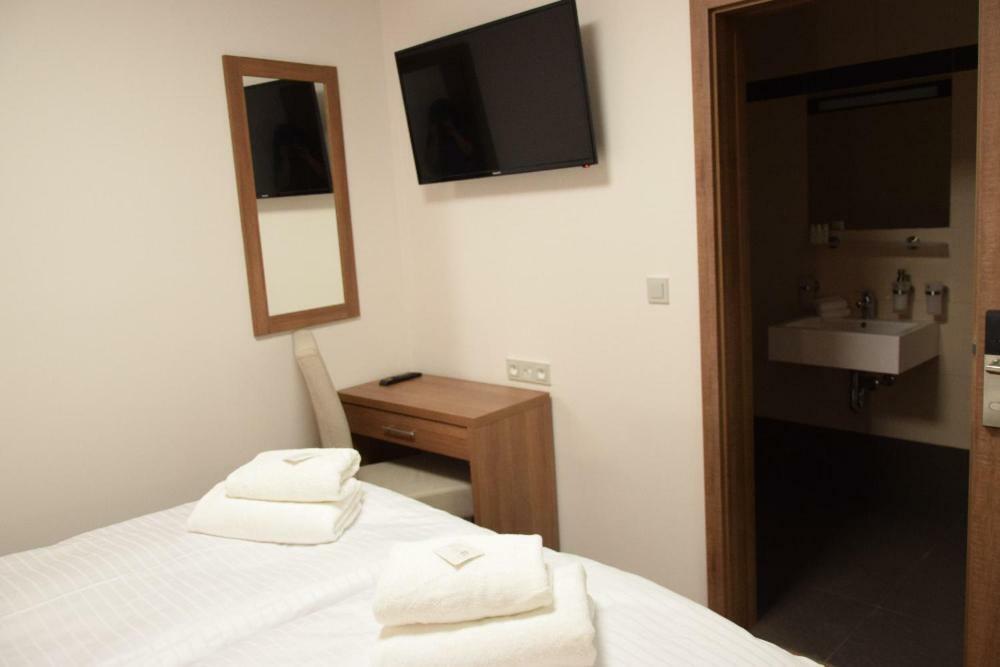 Economy Single Room without Window,779641653:JPEG